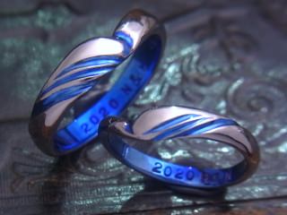 羽根デザインの金属アレルギーにならない結婚指輪