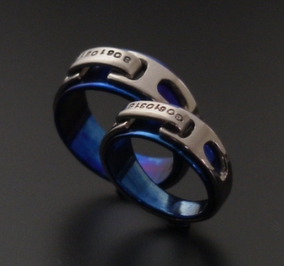 金属アレルギーフリーの結婚指輪