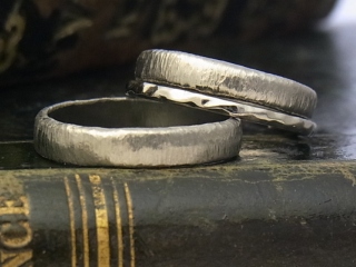 極細タイプの結婚指輪