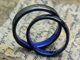 細身ブラックの結婚指輪